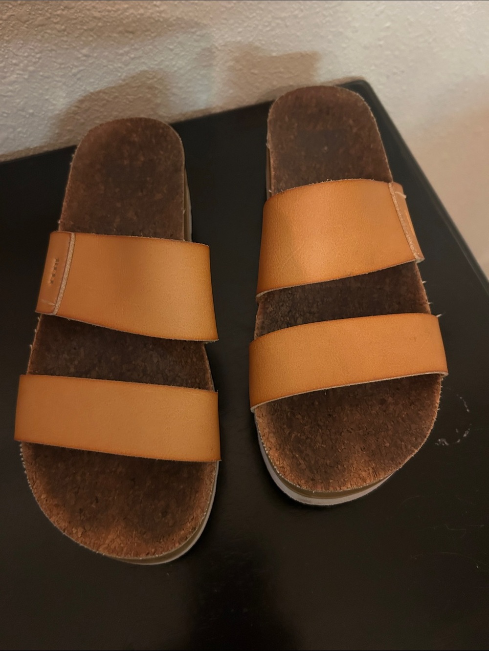 Reef Cushion Vista Hi Platform Sandals Natural Tan - Excellent Condition, size 7